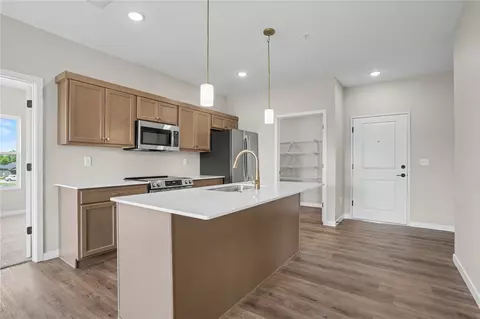 4428 Deer Creek Rd #201, Iowa City, IA 52246