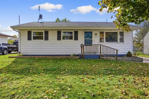 1643 Arizona Ave NE, Cedar Rapids, IA 52402