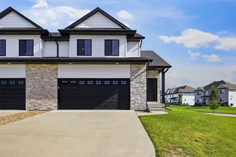 1110 Leann Cir, North Liberty, IA 52317