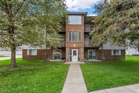 515 Kimberlite St, Tiffin, IA 52340