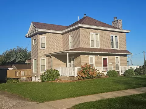 1612 7th Ave, Belle Plaine, IA 52208
