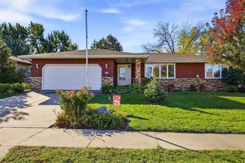 3649 29th Ave, Marion, IA 52302