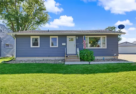 3035 16th Ave, Marion, IA 52302