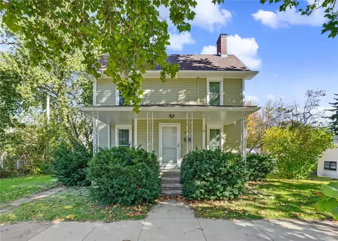 503 2nd St NW, Mount Vernon, IA 52314