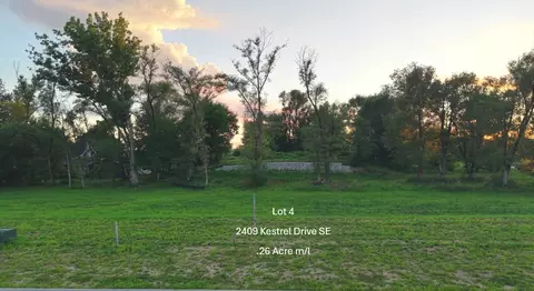 2409 Kestrel Dr SE, Cedar Rapids, IA 52403
