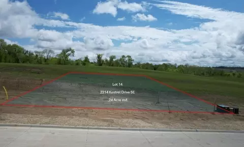 2214 Kestrel Dr SE, Cedar Rapids, IA 52403