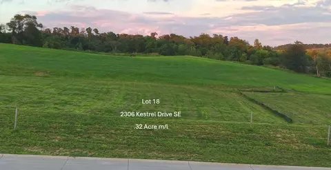 2306 Kestrel Dr SE, Cedar Rapids, IA 52403