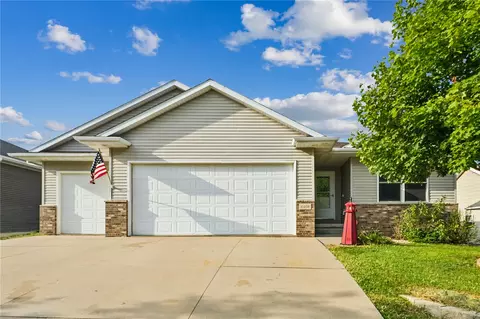 6408 Palmetto Cir SW, Cedar Rapids, IA 52404