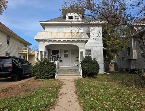 1320 1st Ave NW, Cedar Rapids, IA 52405