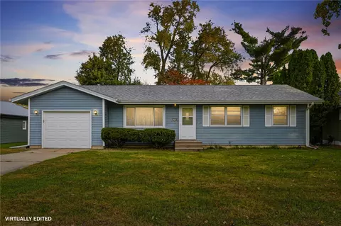 1740 25th Ave, Marion, IA 52302