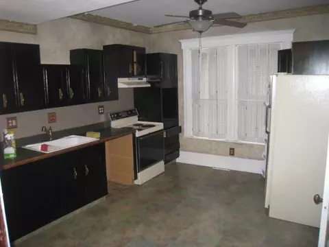 710 N Cherry St, Avoca, IA 51521 photo 7