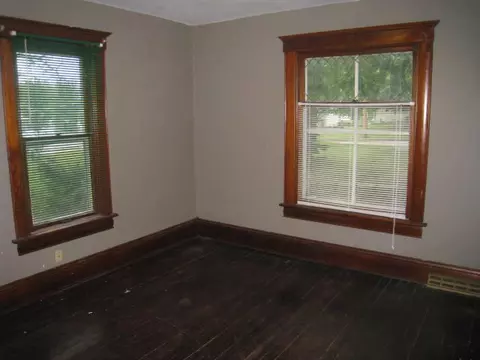 710 N Cherry St, Avoca, IA 51521 photo 5