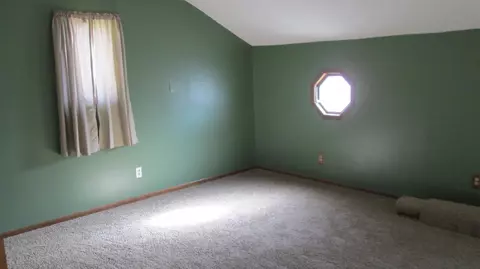304 E Welch St, Crescent, IA 51526 photo 9