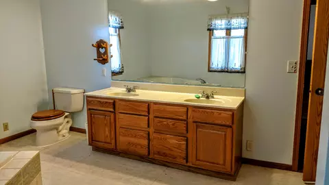 703 E Mill St, Avoca, IA 51521 photo 31