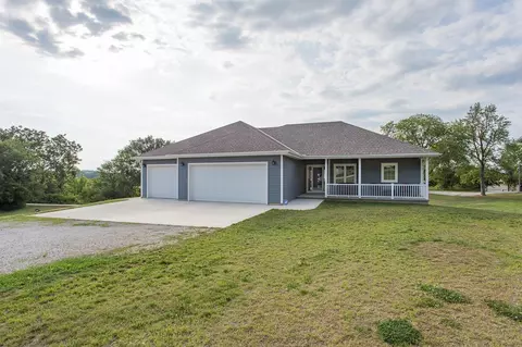 311 E Baker St, Avoca, IA 51521 photo 2