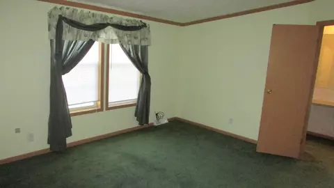 323 N Central St, Carson, IA 51525 photo 6