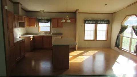 323 N Central St, Carson, IA 51525 photo 3