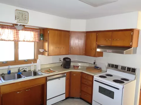 122 E 9th St, Logan, IA 51546 photo 10