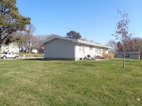 122 E 9th St, Logan, IA 51546 photo 5