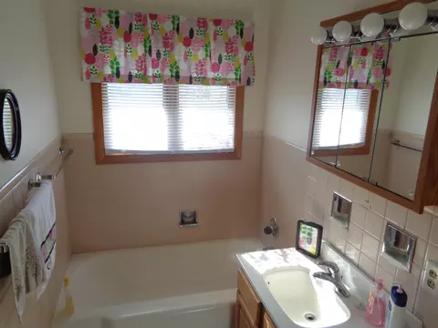 122 E 9th St, Logan, IA 51546 photo 14