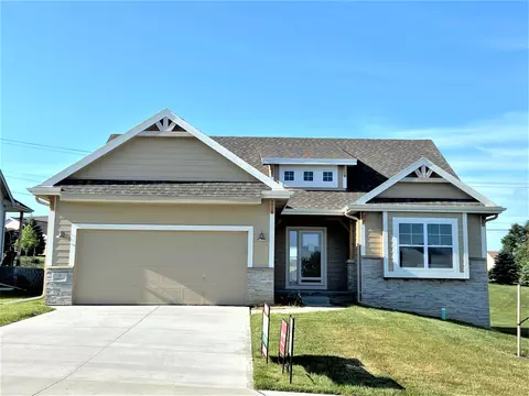 7 Alder Cir, Council Bluffs, IA 51503