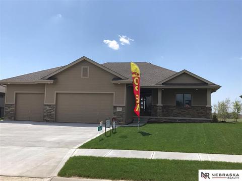 19013 Hampton Dr, Omaha, NE 68136 photo 1