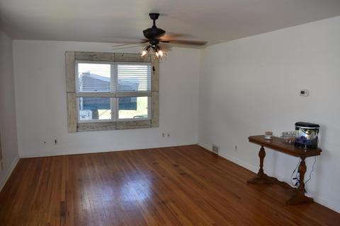 404 9th Street St, Corning, IA 50841 photo 2