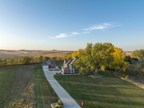 122 Grace St, Carson, IA 51525 photo 2