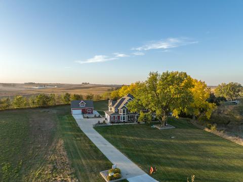 122 Grace St, Carson, IA 51525 photo 3