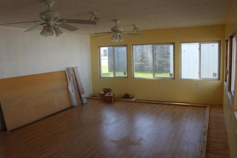 402 S Central St, Carson, IA 51525 photo 12