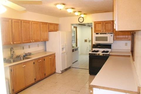 402 S Central St, Carson, IA 51525 photo 9