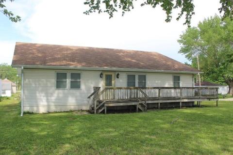 402 S Central St, Carson, IA 51525 photo 3