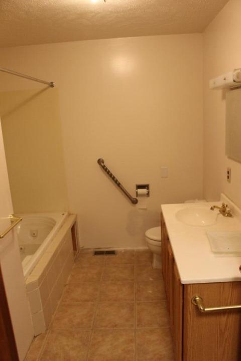 402 S Central St, Carson, IA 51525 photo 22