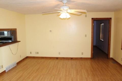402 S Central St, Carson, IA 51525 photo 14