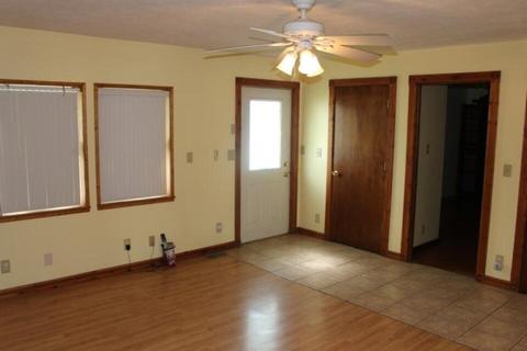 402 S Central St, Carson, IA 51525 photo 15