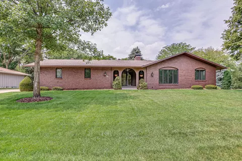 58 Horizon Dr, Council Bluffs, IA 51503