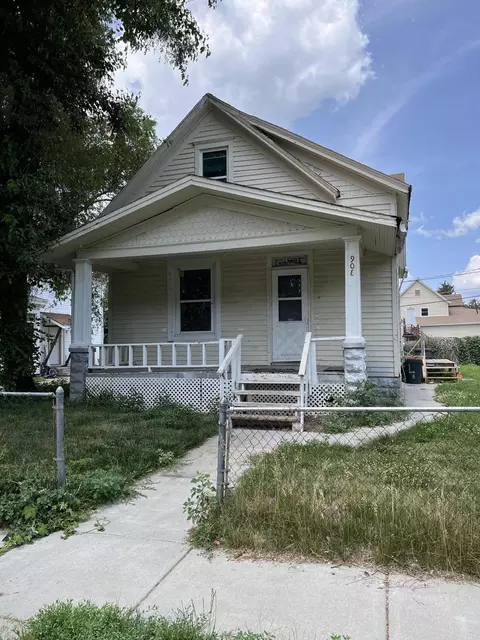 908 Ave C, Council Bluffs, IA 51503