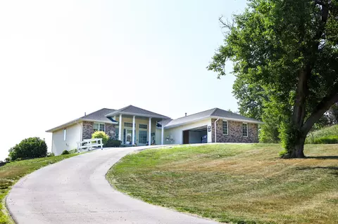 2650 Perry Rd, Council Bluffs, IA 51503