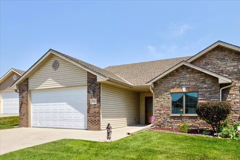 5414 Taggart Cir, Council Bluffs, IA 51503