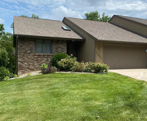 1007 Arbor Ridge Cir, Council Bluffs, IA 51503