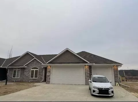 74 Patrick Cir, Council Bluffs, IA 51503