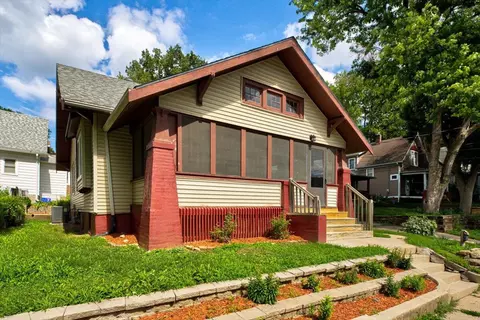 545 Benton St, Council Bluffs, IA 51503