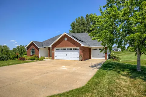 17709 Newberry Cir, Council Bluffs, IA 51503