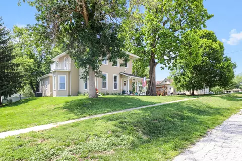 118 S Locust St, Carson, IA 51525 photo 2