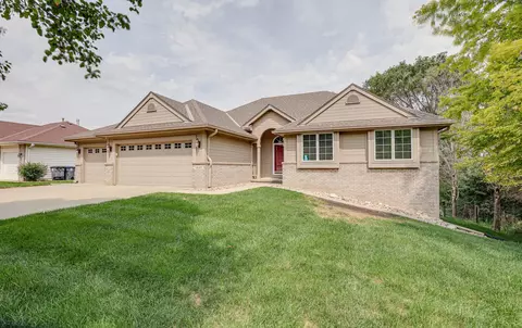 1805 Tipton Dr, Council Bluffs, IA 51503