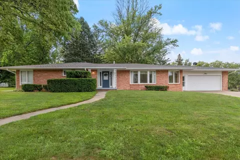 843 S Scenic Dr, Oakland, IA 51560