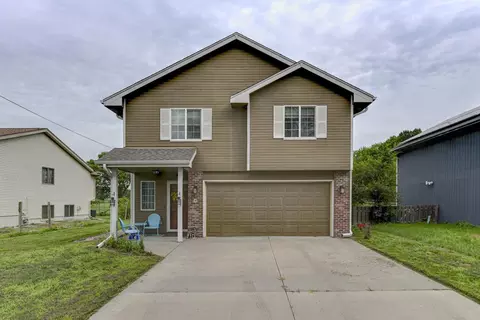 4 Comanche St, Council Bluffs, IA 51501