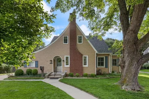 734 Forest Dr, Council Bluffs, IA 51503
