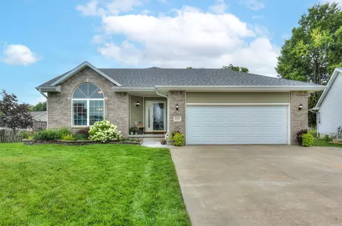 611 Eagle Cir, Underwood, IA 51576