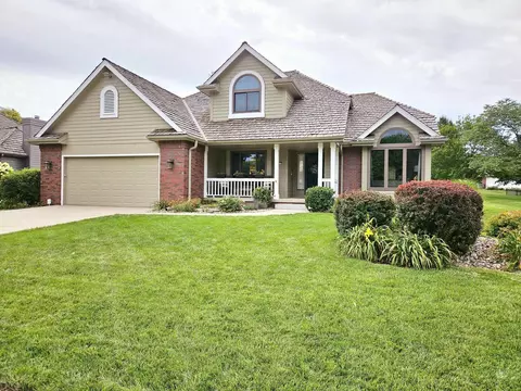 159 Norwood Dr, Council Bluffs, IA 51503